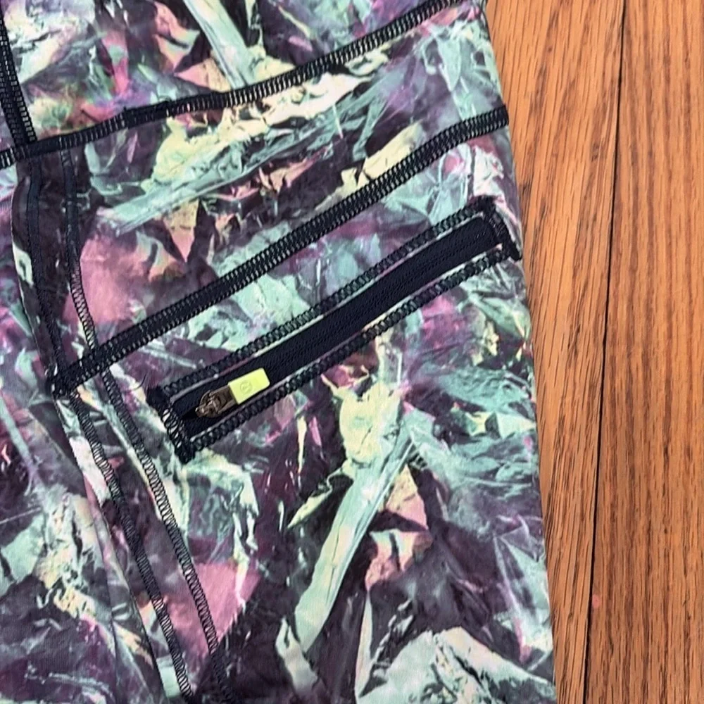 Lululemon Run: Top Speed Crop‎ Iridescent Multi size 6 preppy activewear